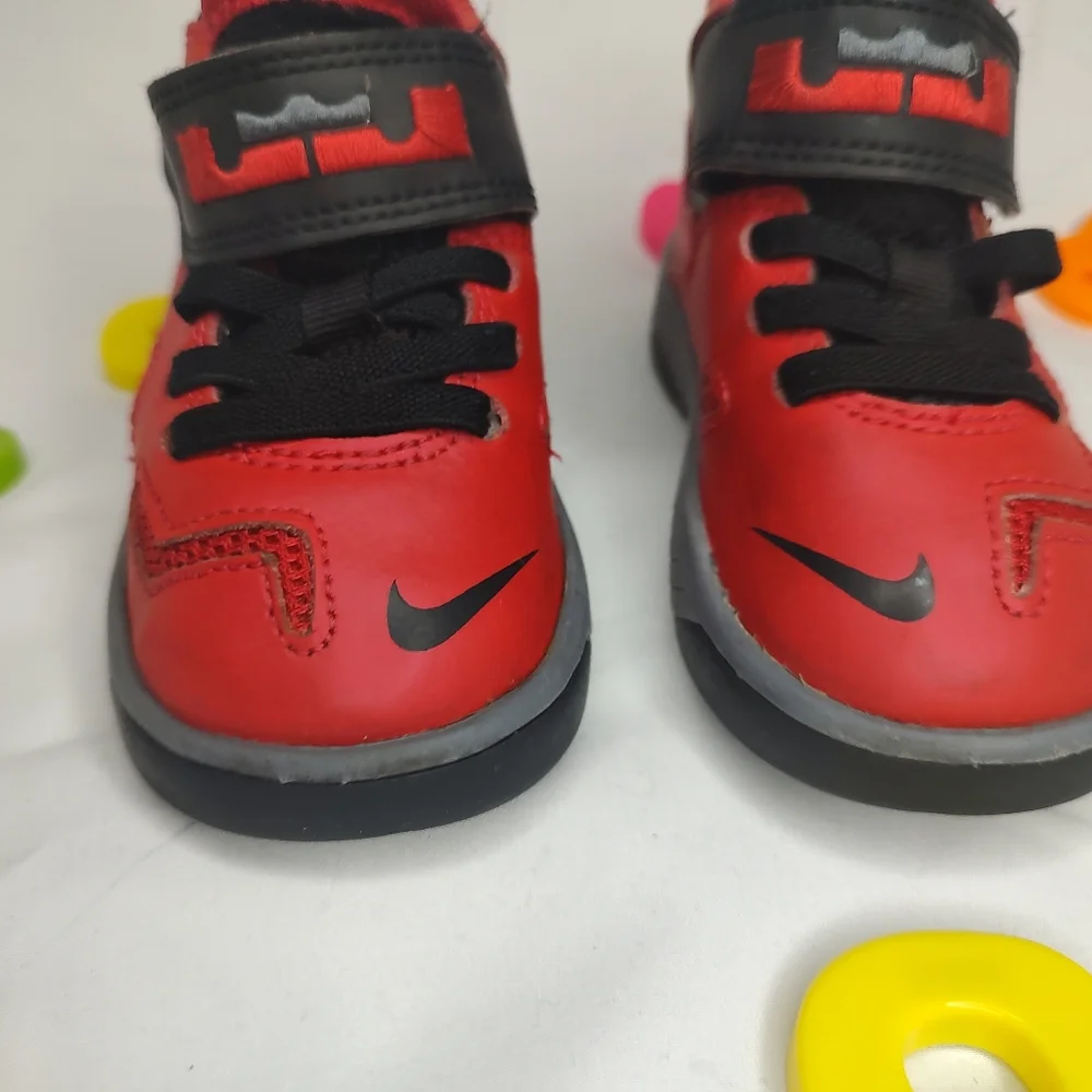 Nike Lebron Soldier vii 7 Red And Black Shoes 2014 Td Size 6c Toddler Kids